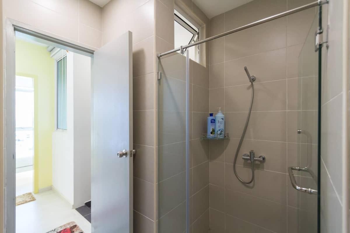 Deluxe And Feel Like A Home 1, 3-6 Pax ,Netflix, Georgetown Bagian luar foto